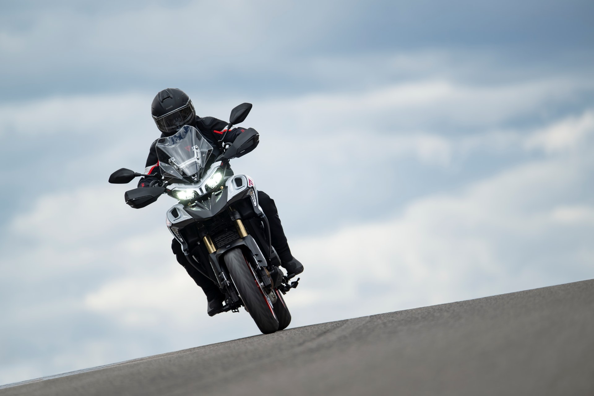 Benelli TRK 902 Stradale 2026
