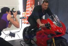 Alan Ritchson será el protagonista de una nueva película ambientada en MotoGP