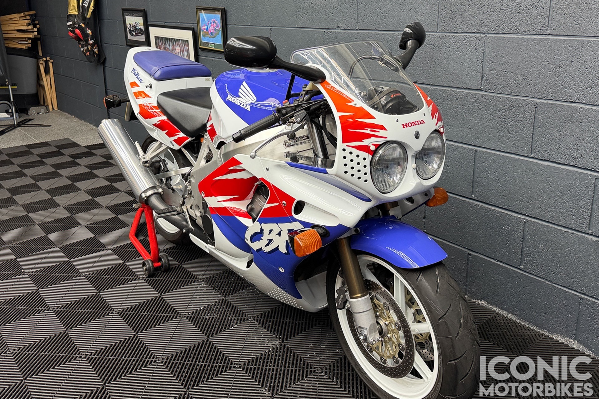 Esta impecable Honda CBR900RR SC28 perteneció al “Captain Slow” y ahora está a la venta