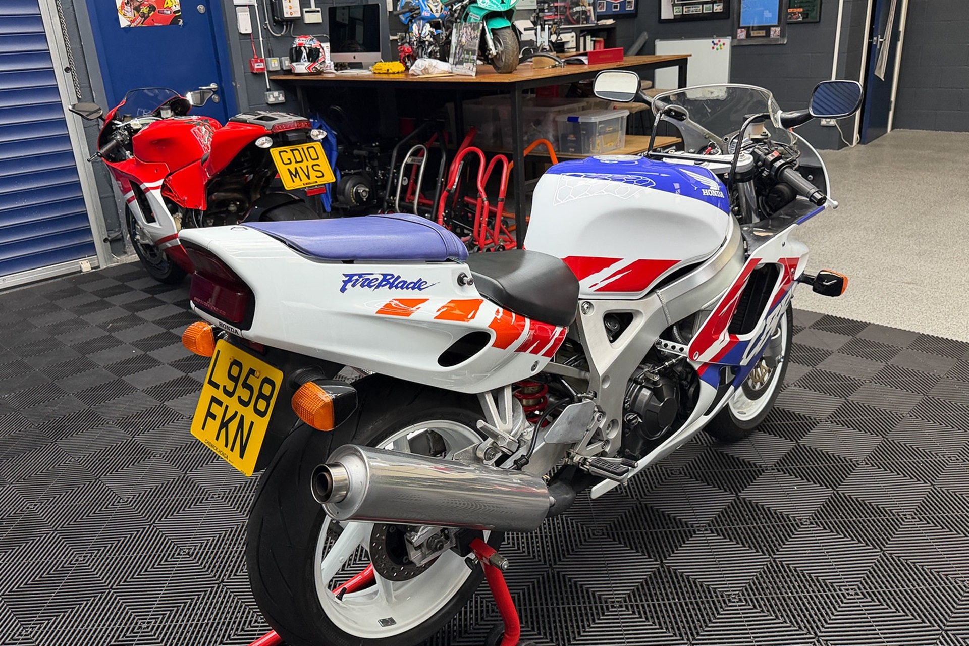 Esta impecable Honda CBR900RR SC28 perteneció al “Captain Slow” y ahora está a la venta