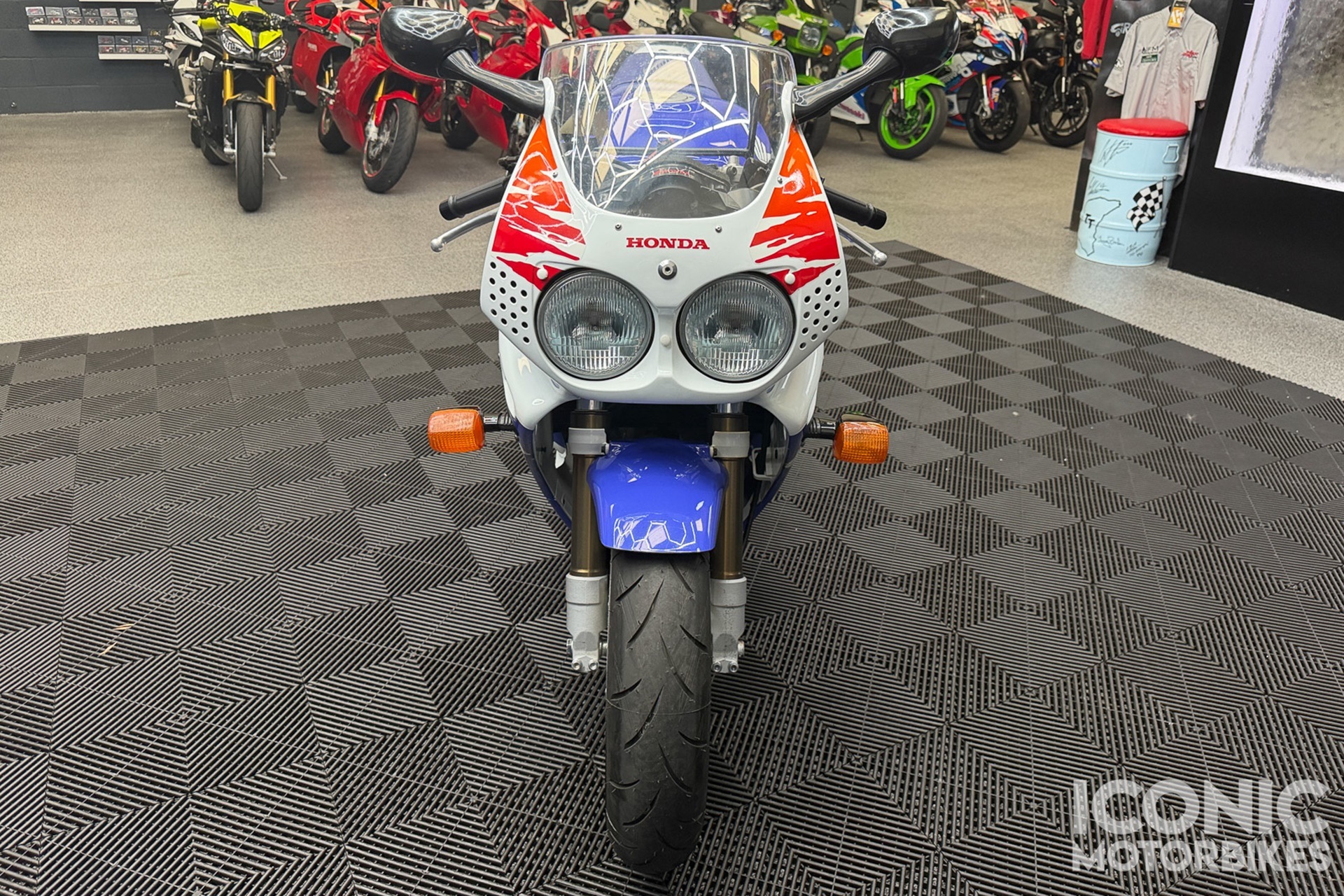 Esta impecable Honda CBR900RR SC28 perteneció al “Captain Slow” y ahora está a la venta