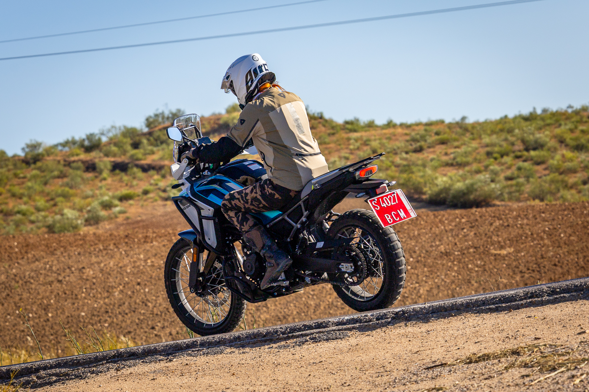 Comparativa: Moto Morini Alltrhike 450 Vs CFMOTO 450MT