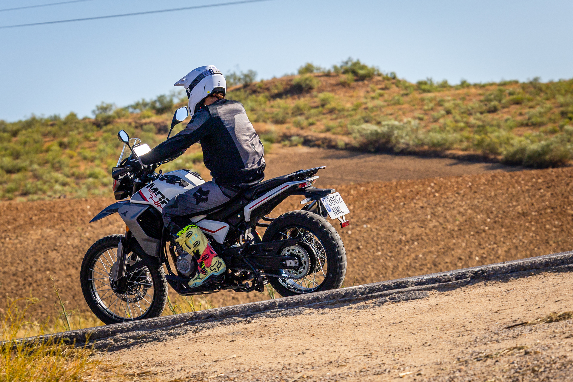 Comparativa: Moto Morini Alltrhike 450 Vs CFMOTO 450MT