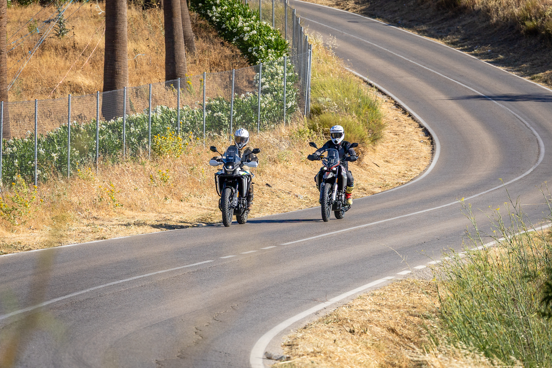 Comparativa: Moto Morini Alltrhike 450 Vs CFMOTO 450MT