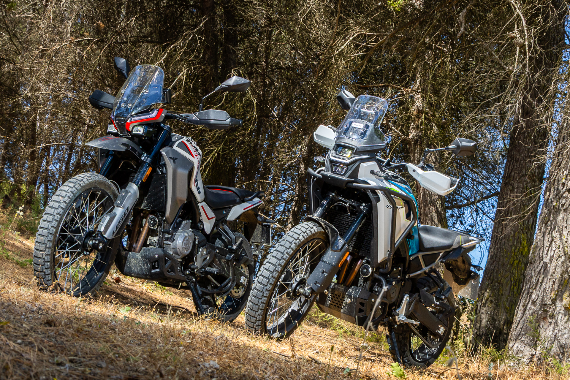 Comparativa: Moto Morini Alltrhike 450 Vs CFMOTO 450MT