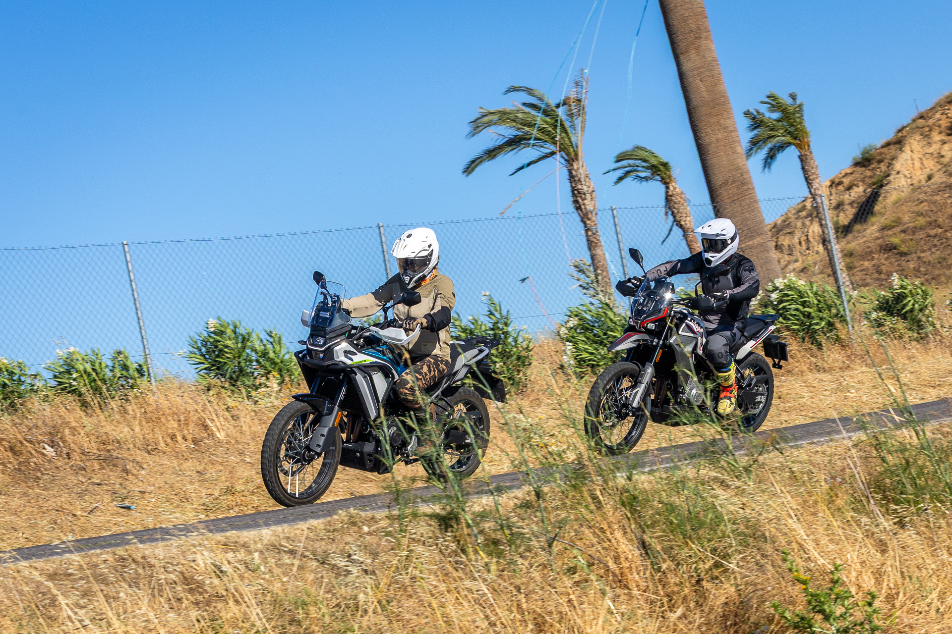 Comparativa: Moto Morini Alltrhike 450 Vs CFMOTO 450MT