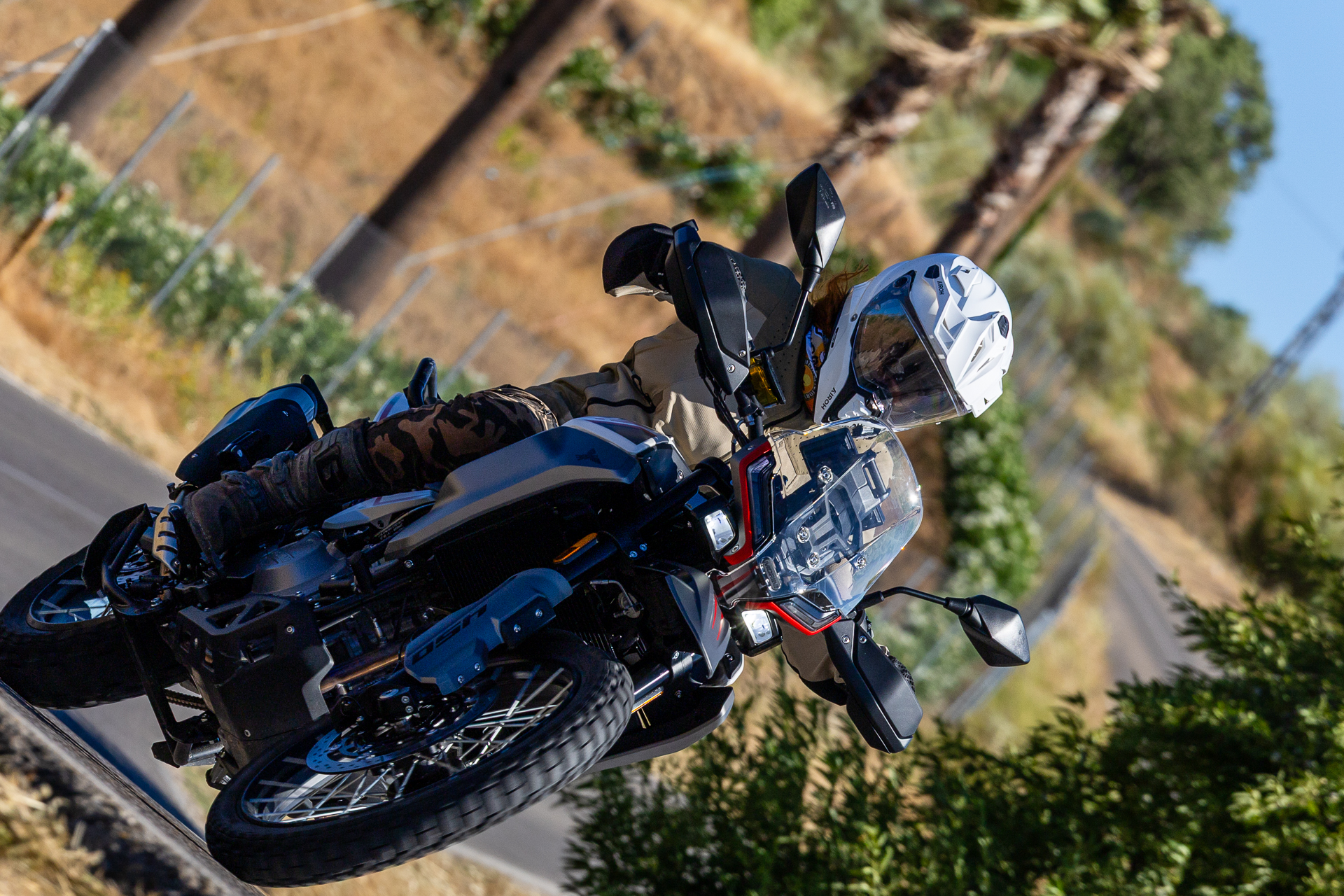 Comparativa: Moto Morini Alltrhike 450 Vs CFMOTO 450MT