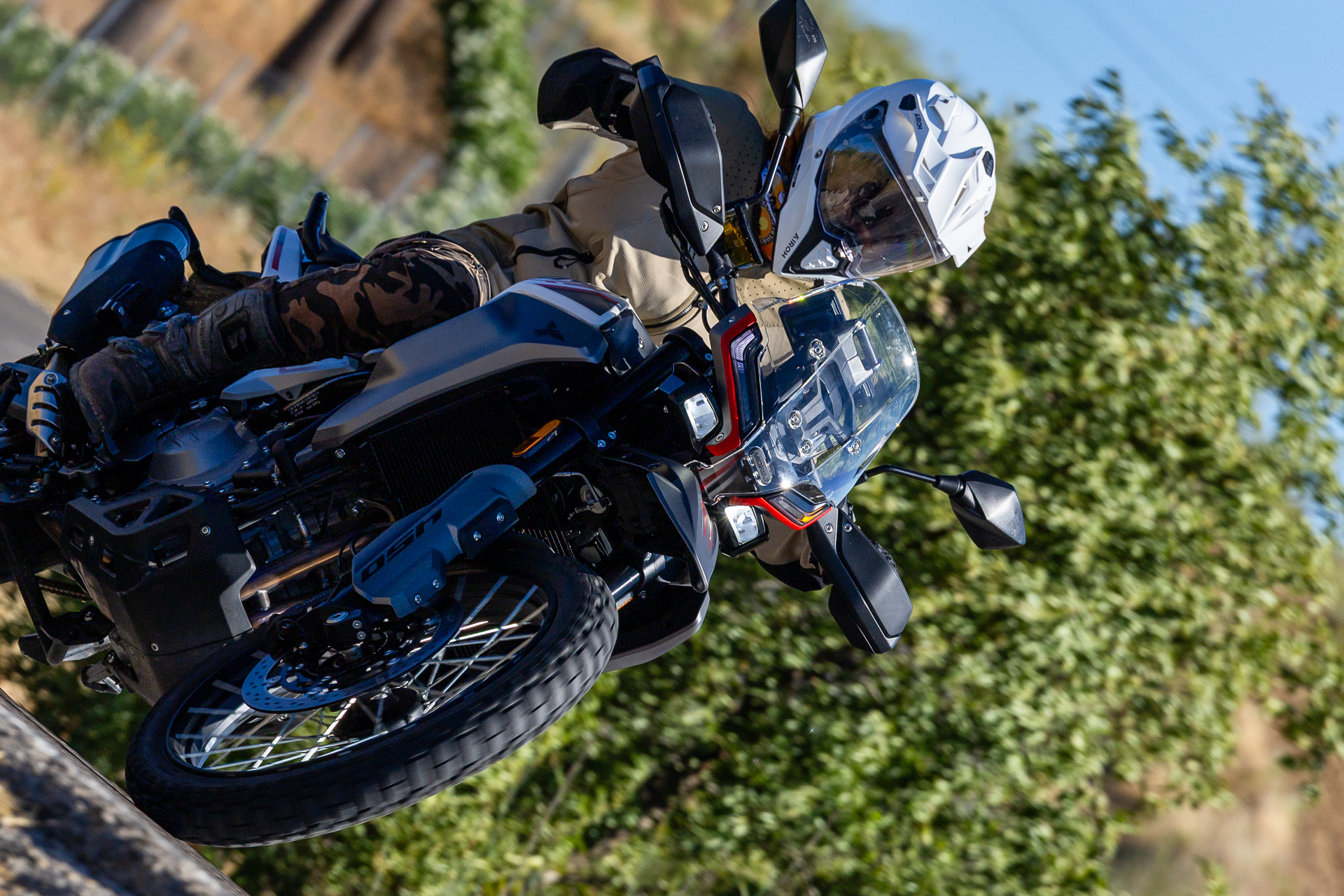 Comparativa: Moto Morini Alltrhike 450 Vs CFMOTO 450MT