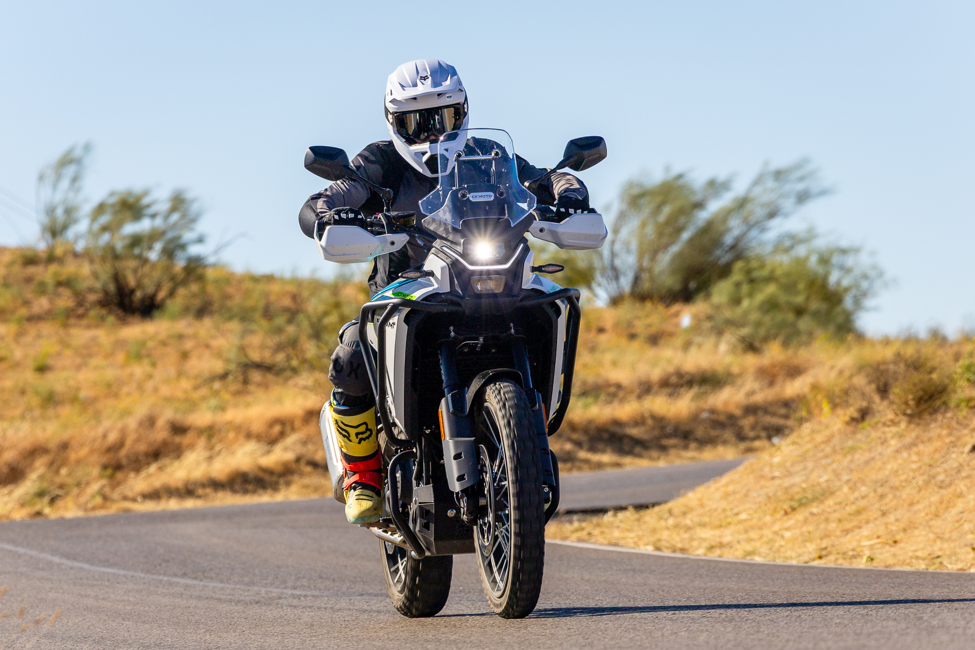 Comparativa: Moto Morini Alltrhike 450 Vs CFMOTO 450MT