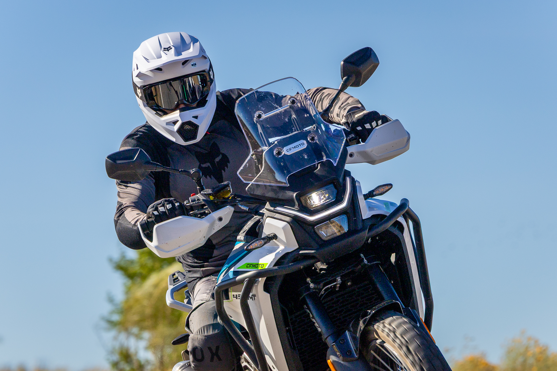 Comparativa: Moto Morini Alltrhike 450 Vs CFMOTO 450MT