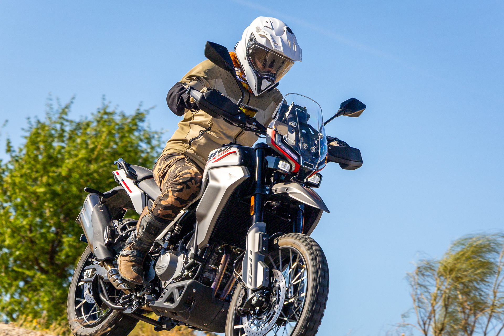 Comparativa: Moto Morini Alltrhike 450 Vs CFMOTO 450MT