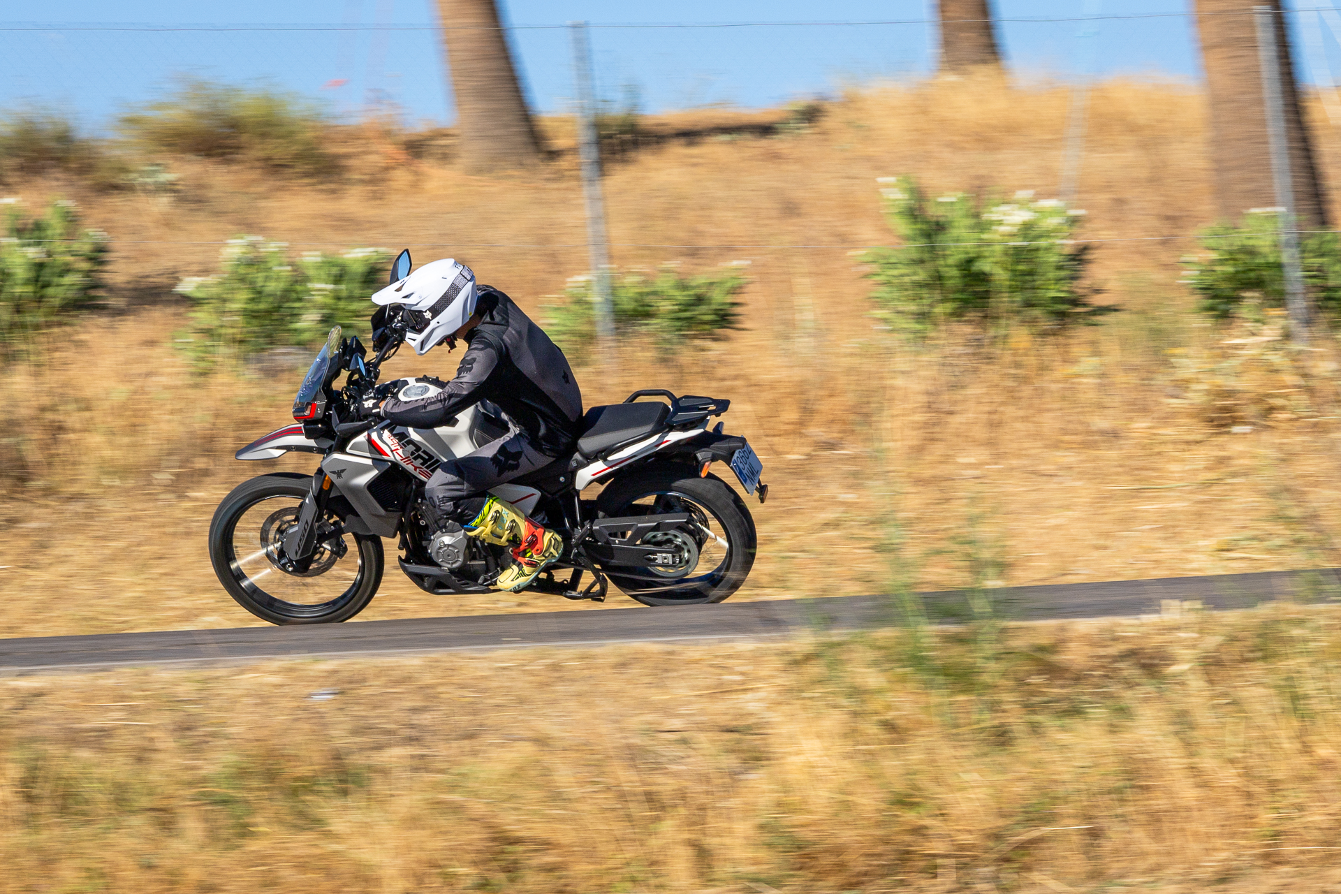 Comparativa: Moto Morini Alltrhike 450 Vs CFMOTO 450MT