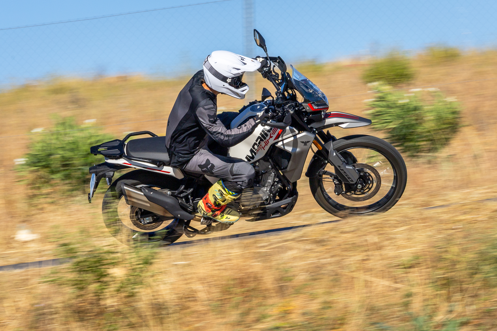 Comparativa: Moto Morini Alltrhike 450 Vs CFMOTO 450MT
