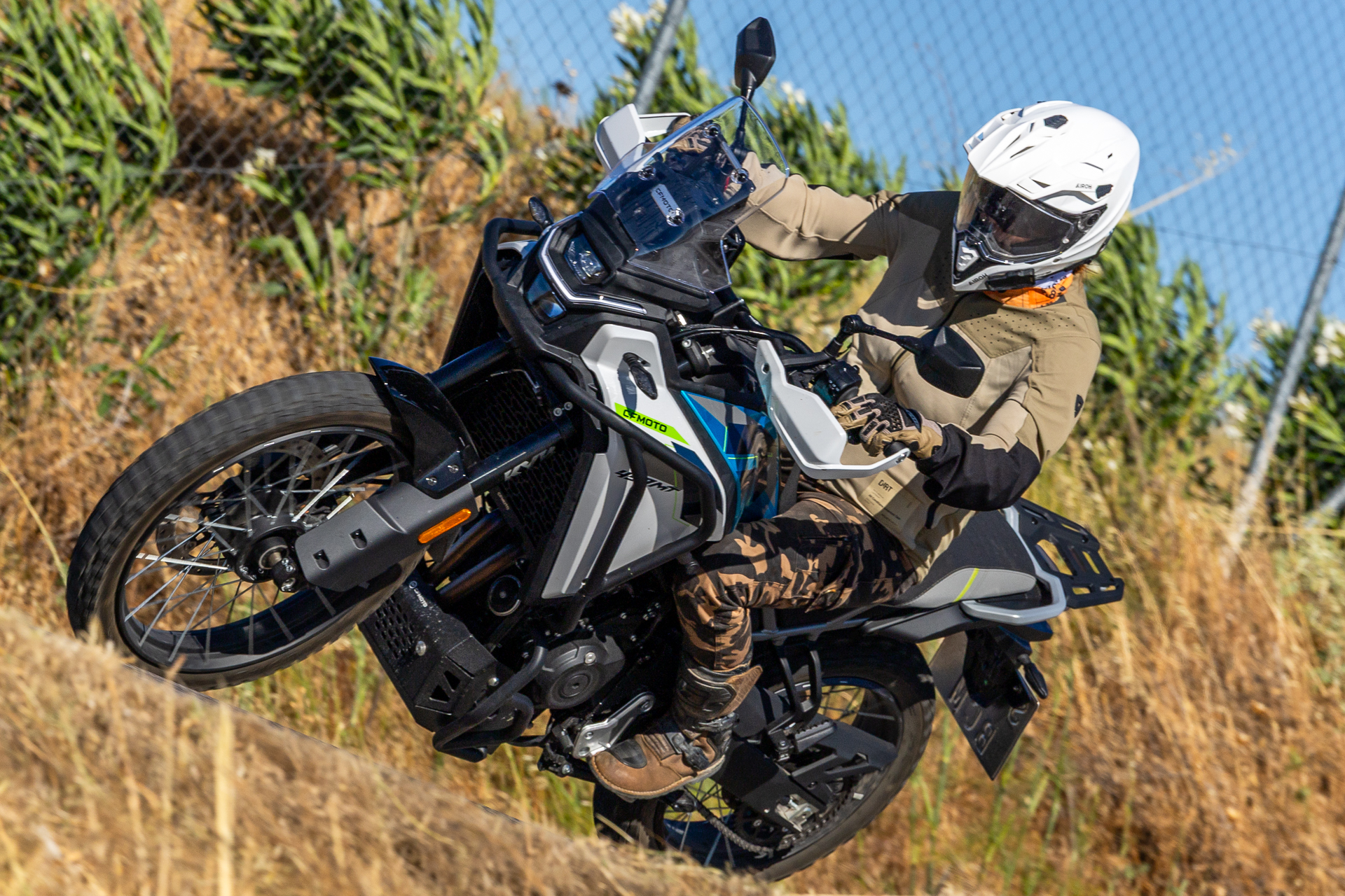 Comparativa: Moto Morini Alltrhike 450 Vs CFMOTO 450MT