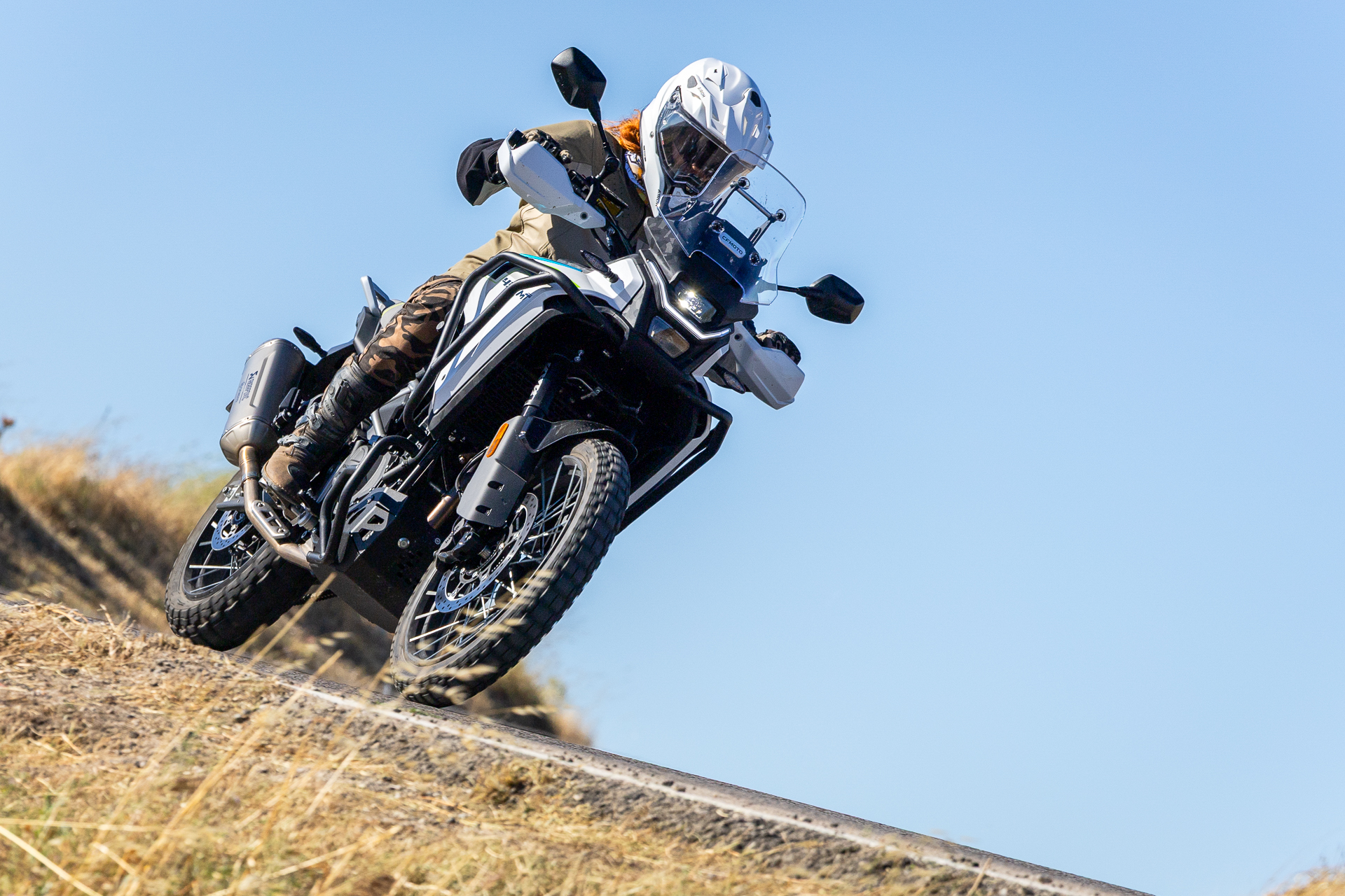 Comparativa: Moto Morini Alltrhike 450 Vs CFMOTO 450MT
