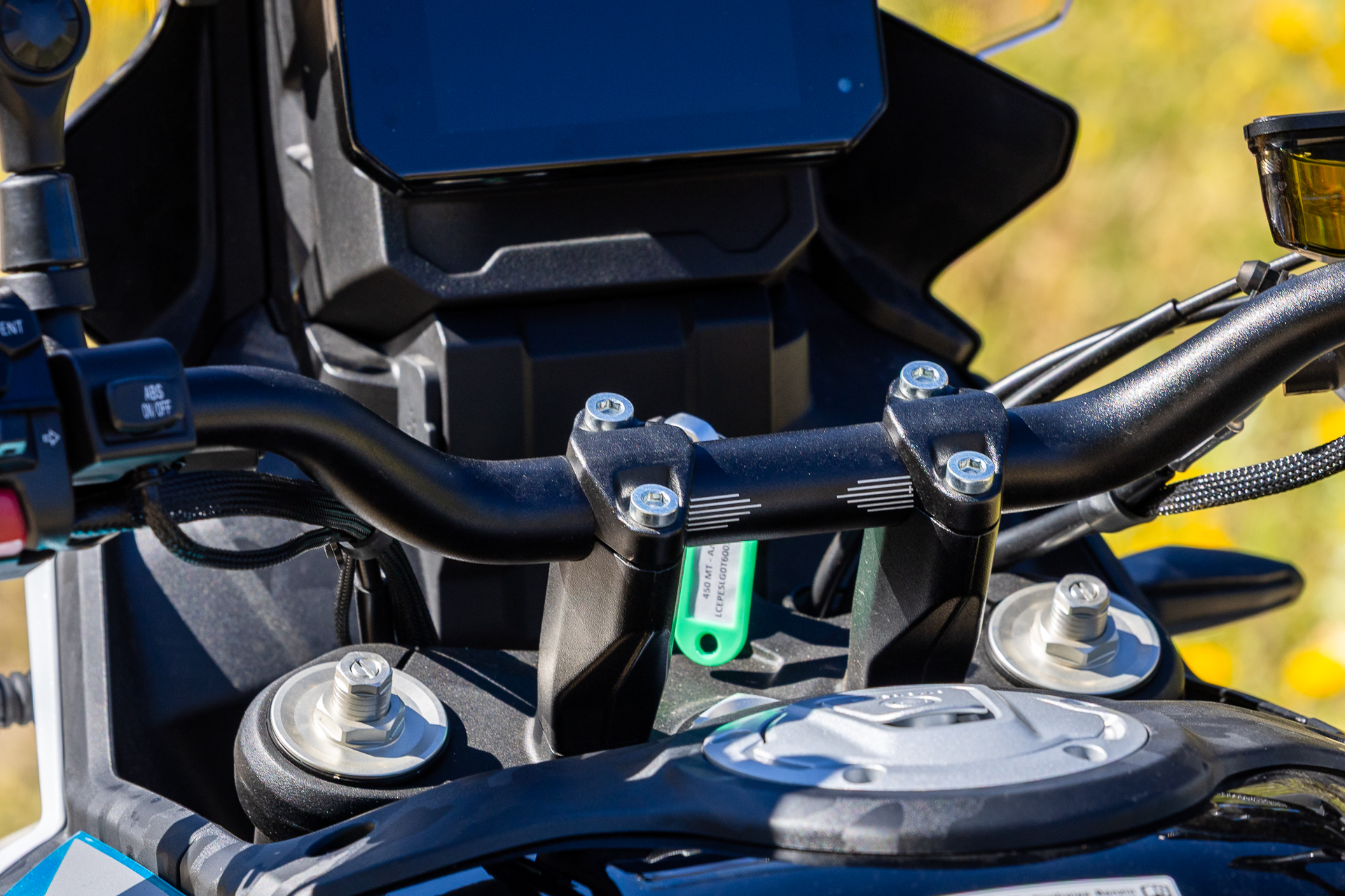 Comparativa: Moto Morini Alltrhike 450 Vs CFMOTO 450MT