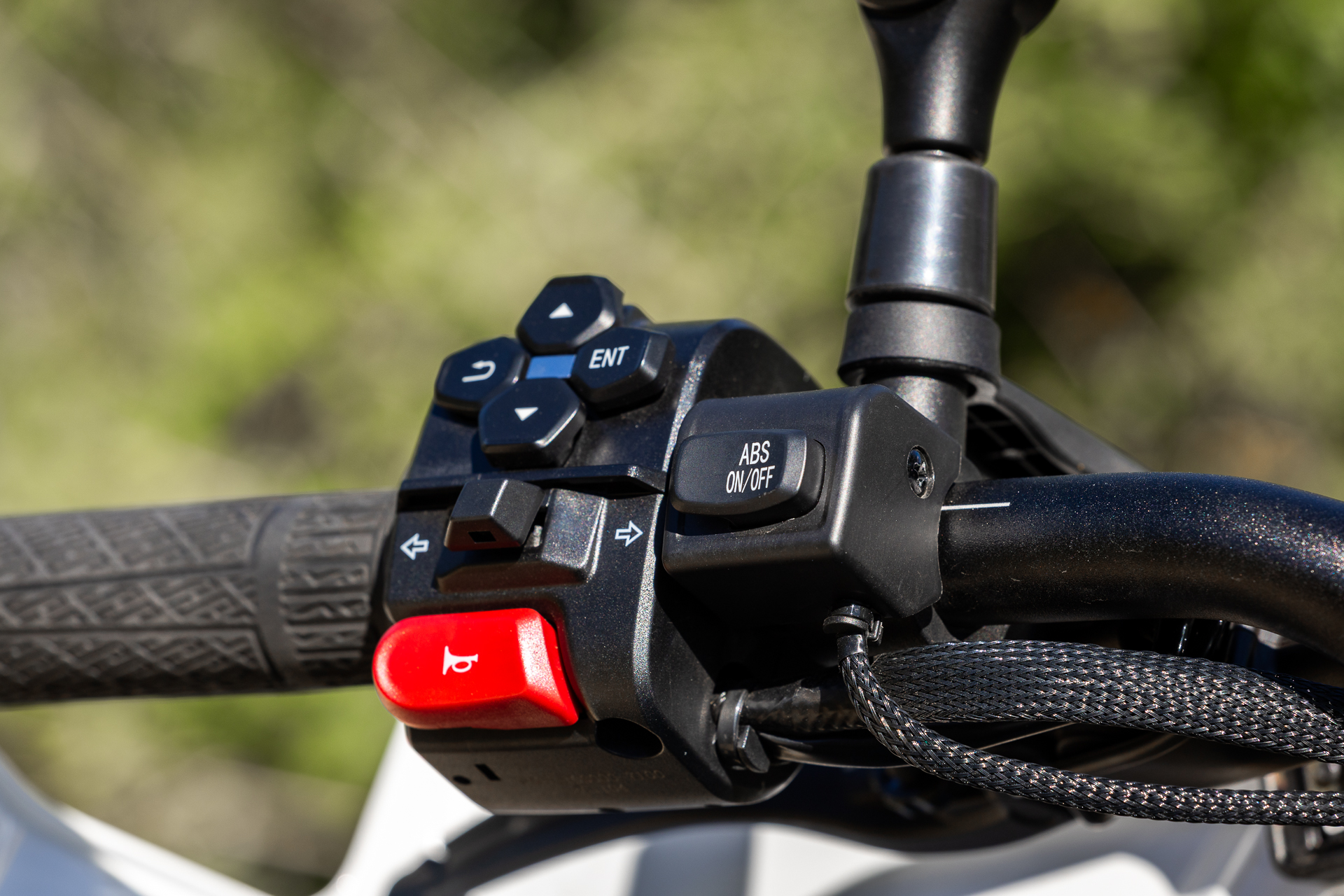 Comparativa: Moto Morini Alltrhike 450 Vs CFMOTO 450MT