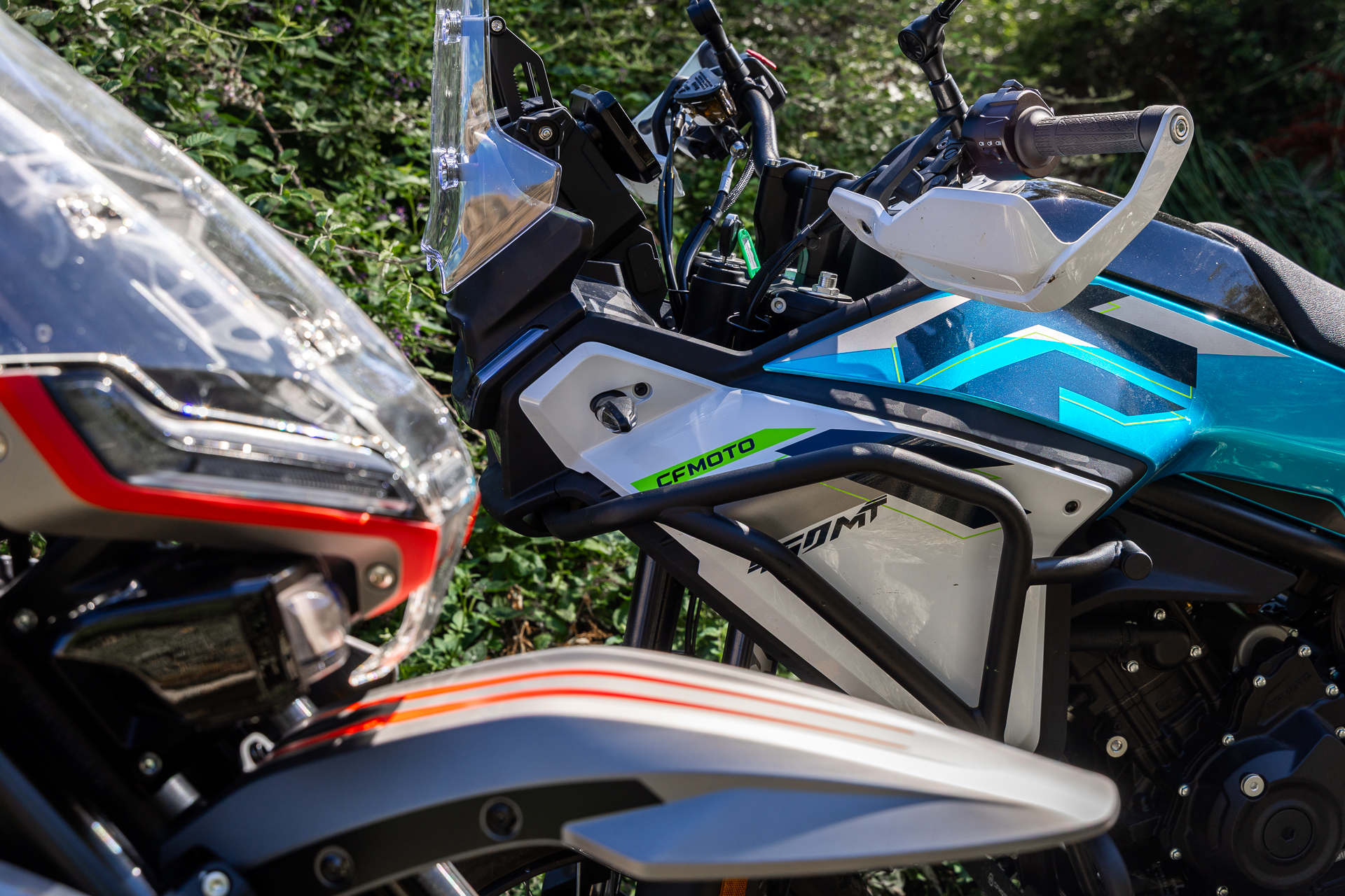Comparativa: Moto Morini Alltrhike 450 Vs CFMOTO 450MT
