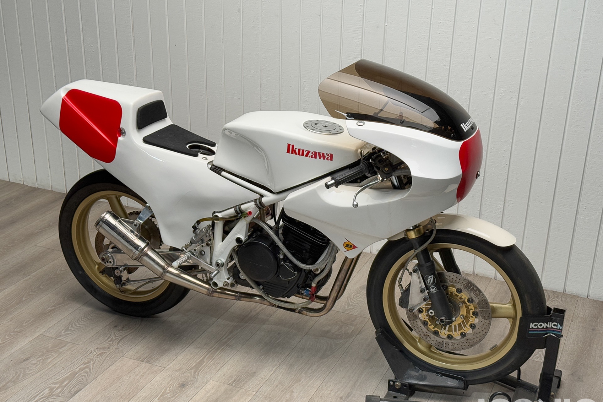 Esta icónica Supermono está a la venta: Honda TH1R Ikuzawa-Harris de 1988