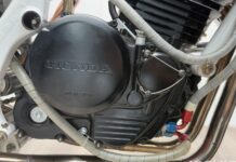Esta icónica Supermono está a la venta: Honda TH1R Ikuzawa-Harris de 1988