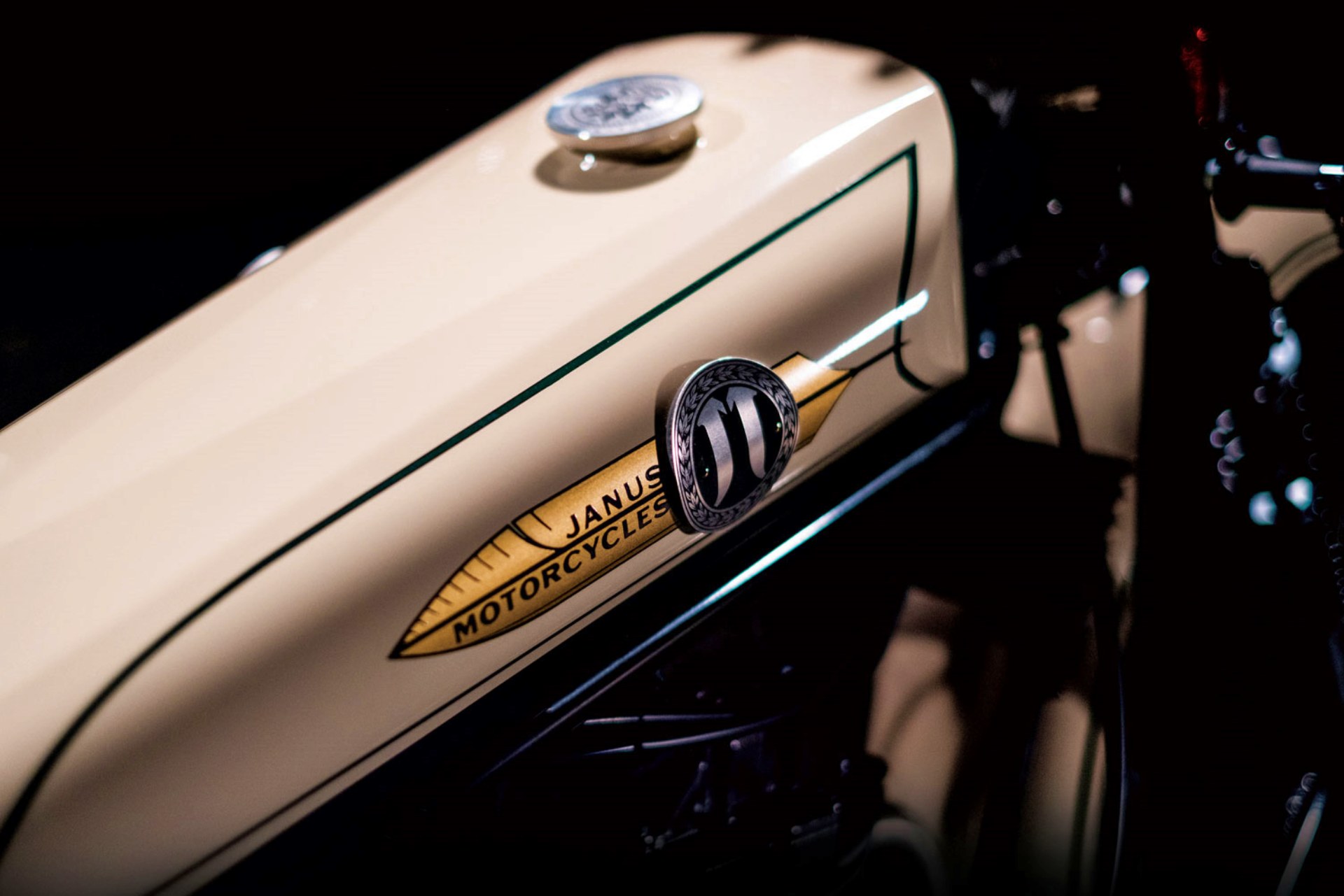 Janus Halcyon 450 Hartford Industrial