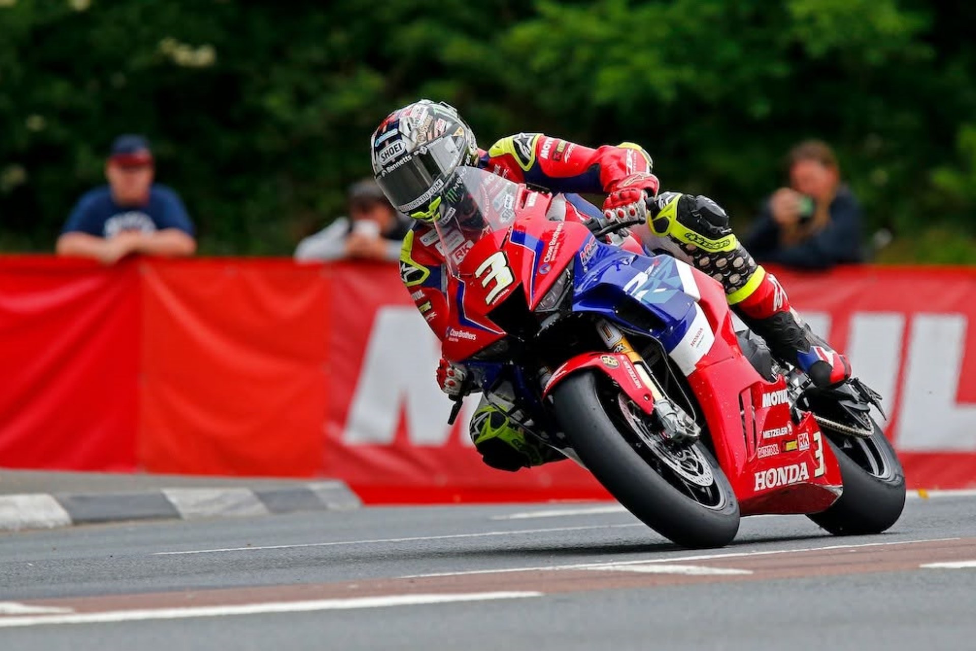 John McGuinness IOMTT Isla de Man