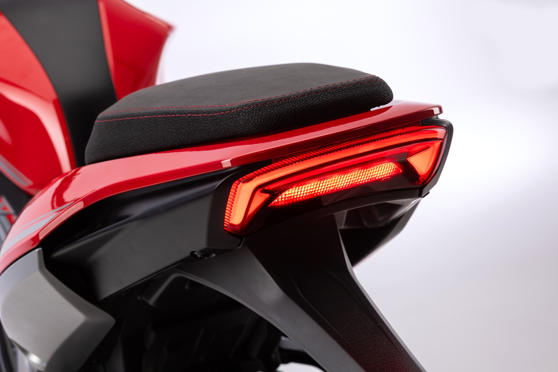 Nueva Shifter 125 EVO 2026: Macbor refuerza su presencia en el segmento Street-Naked del A1