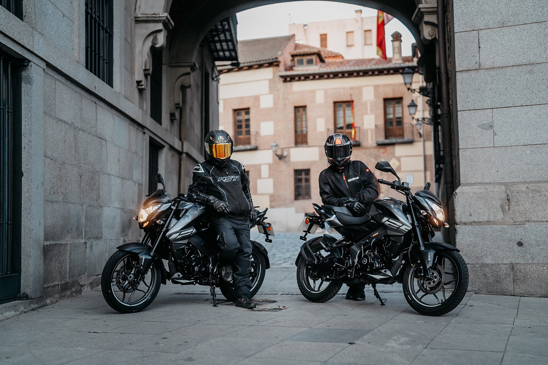 Bajaj nos propone tres propuestas dentro de su familia Pulsar con las adentrarse en el segmento deportivo naked