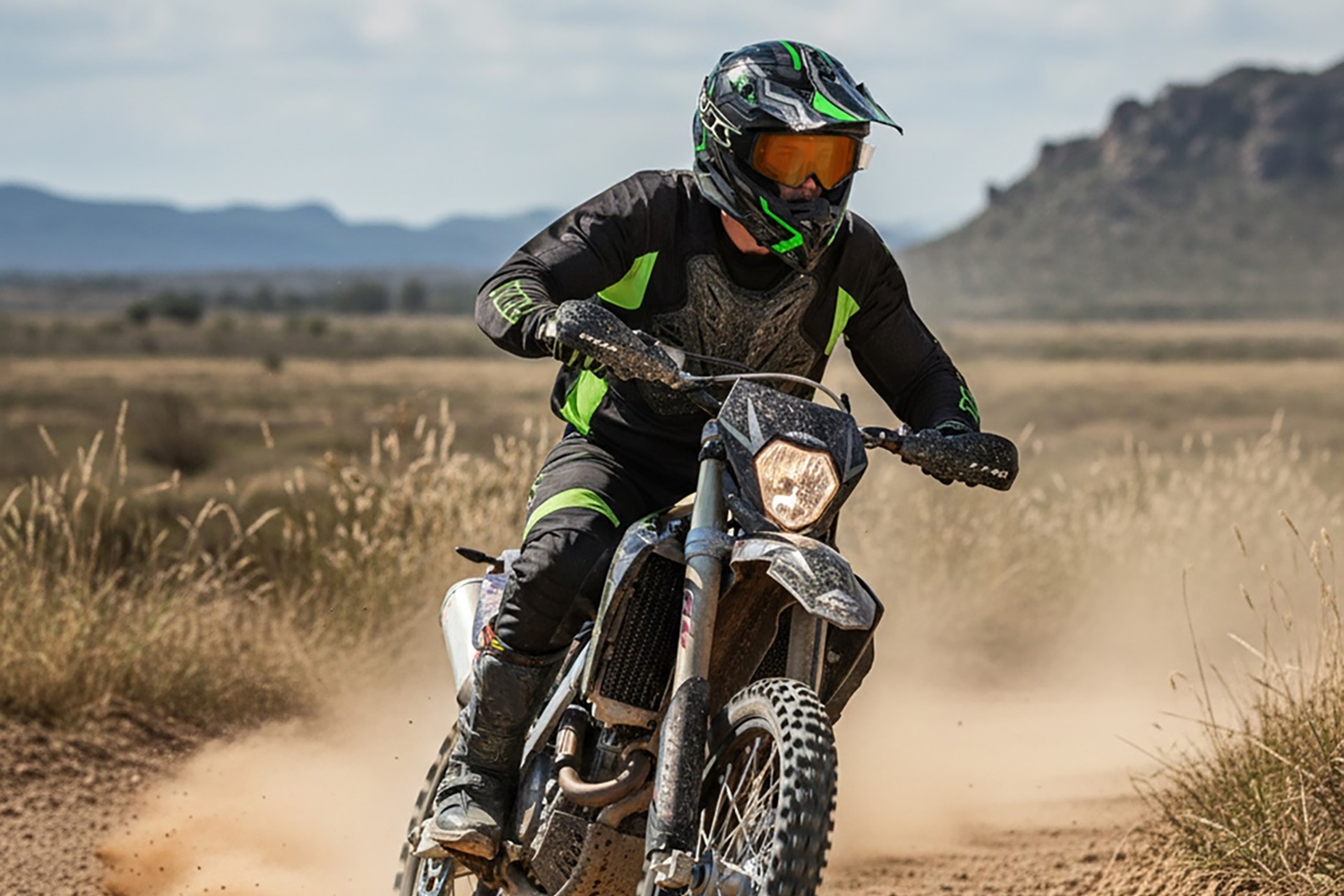 367 MUD-X: CGM El integral de CGM desarrollado específicamente para la práctica del off-road