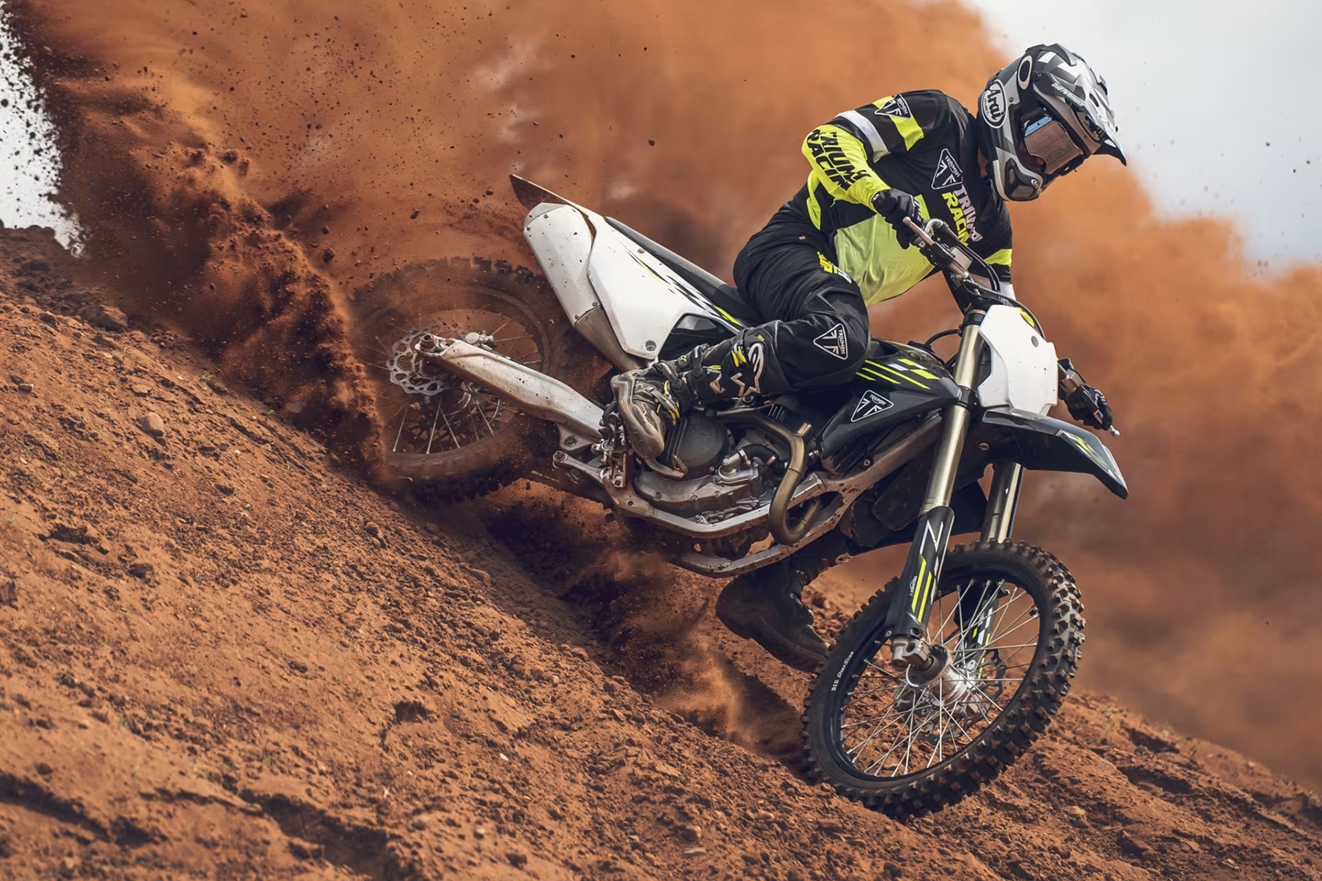 Triumph “Ride with Legends”: un evento irrepetible con Ricky Carmichael e Iván Cervantes como “plato fuerte”