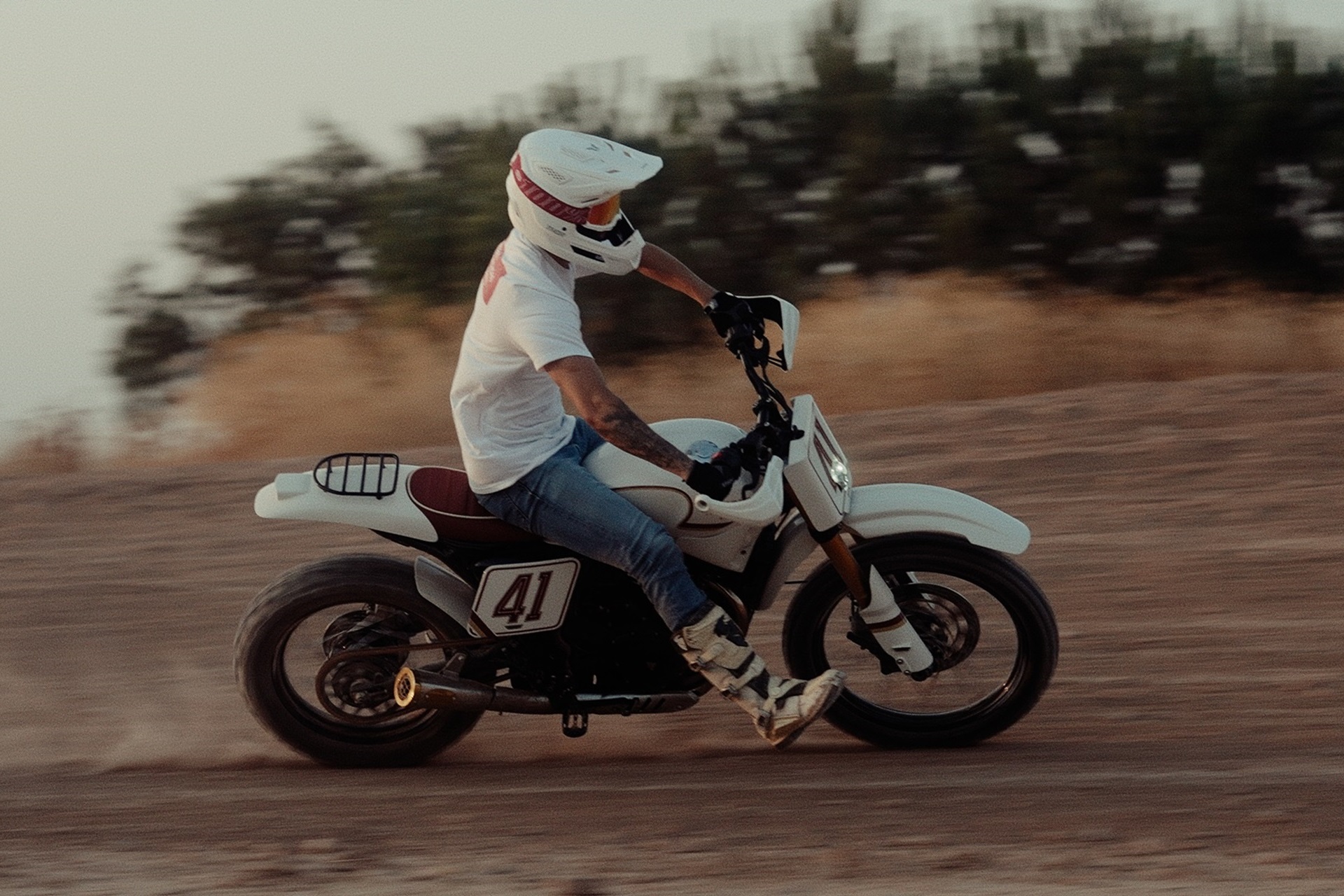 Tamarit Motorcycles presenta “Miura”, la radical máquina off-road con la que Triumph Originals