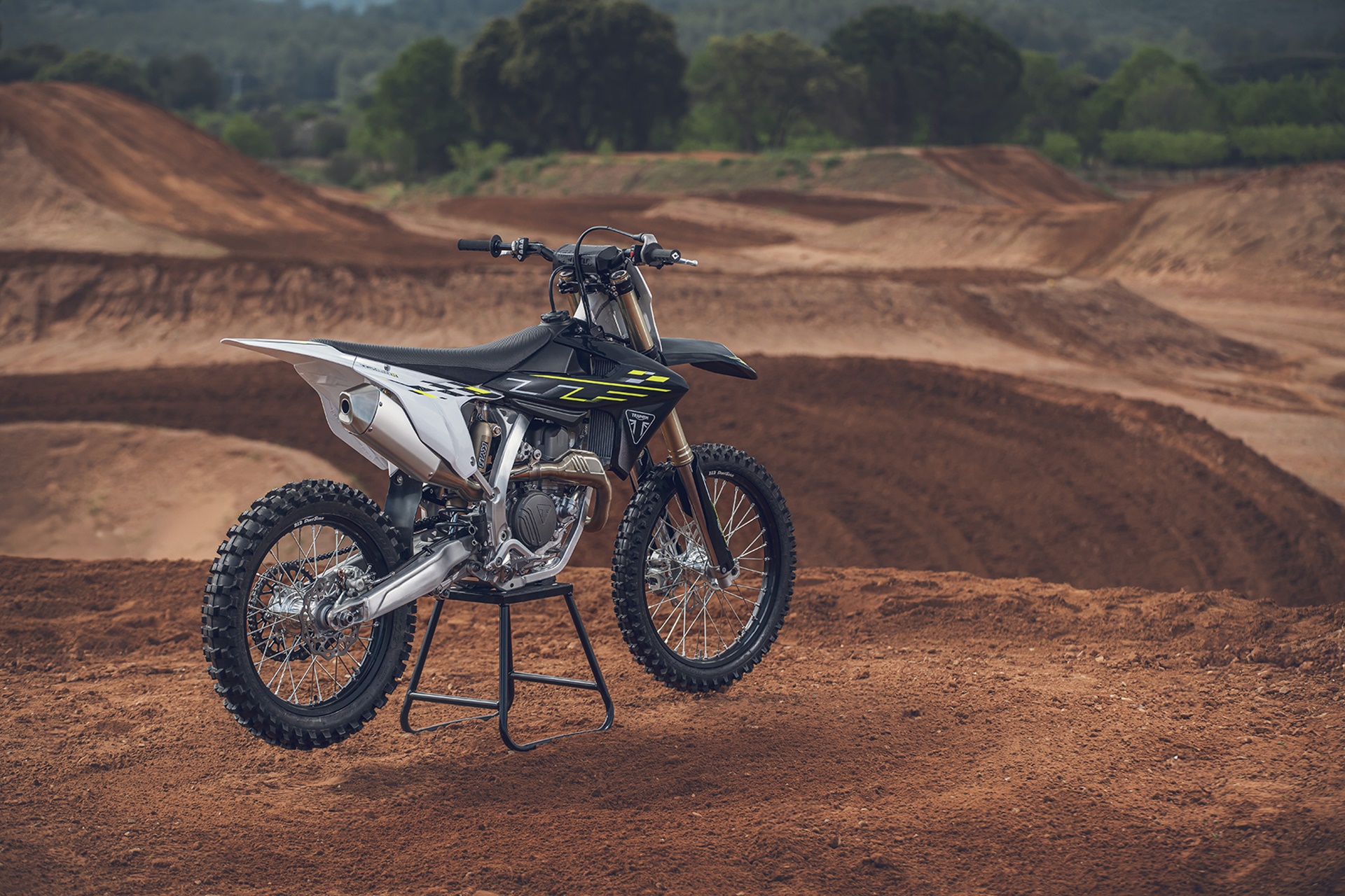Triumph “Ride with Legends”: un evento irrepetible con Ricky Carmichael e Iván Cervantes como “plato fuerte”
