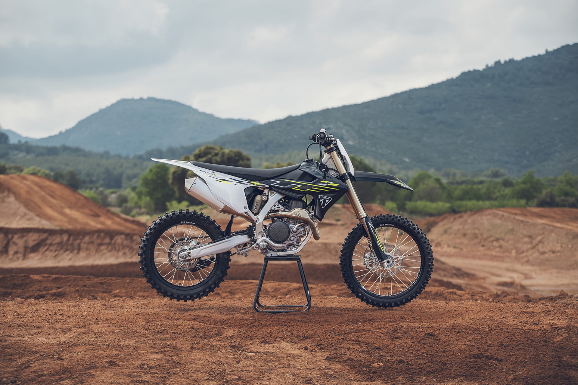 Triumph “Ride with Legends”: un evento irrepetible con Ricky Carmichael e Iván Cervantes como “plato fuerte”