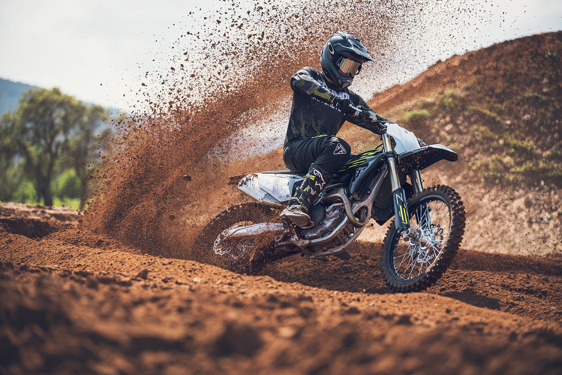 Triumph “Ride with Legends”: un evento irrepetible con Ricky Carmichael e Iván Cervantes como “plato fuerte”