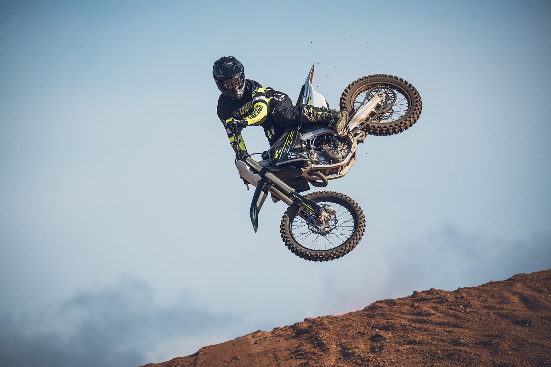 Triumph “Ride with Legends”: un evento irrepetible con Ricky Carmichael e Iván Cervantes como “plato fuerte”