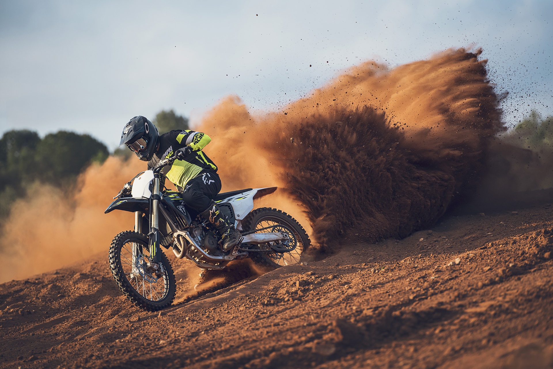 Triumph “Ride with Legends”: un evento irrepetible con Ricky Carmichael e Iván Cervantes como “plato fuerte”