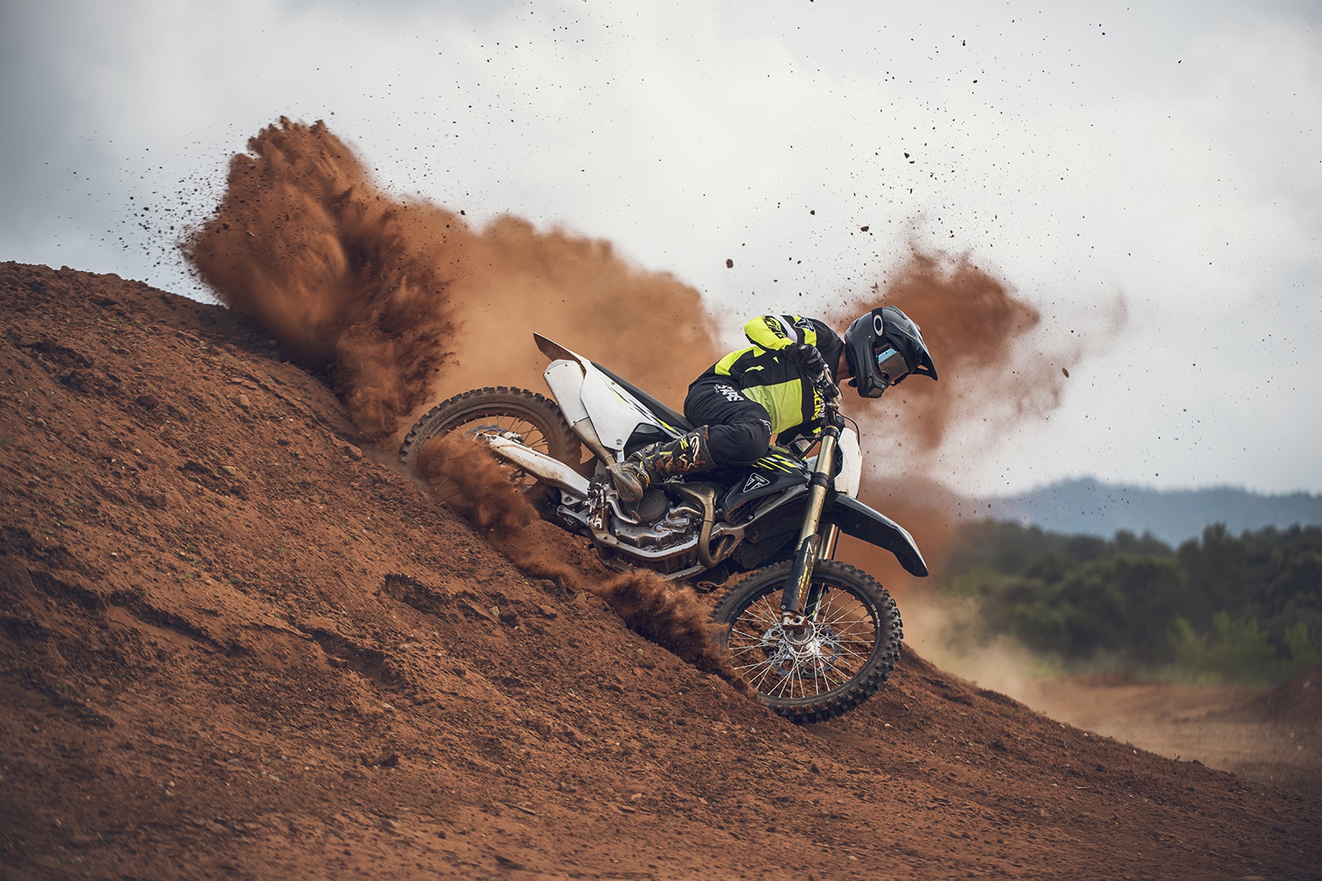 Triumph “Ride with Legends”: un evento irrepetible con Ricky Carmichael e Iván Cervantes como “plato fuerte”
