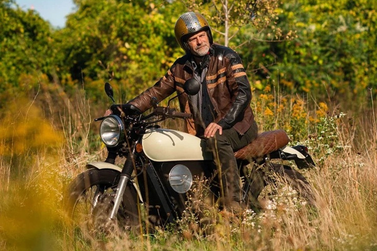 Beachman amplía su catálogo de servicios electrificando tu “vieja moto”