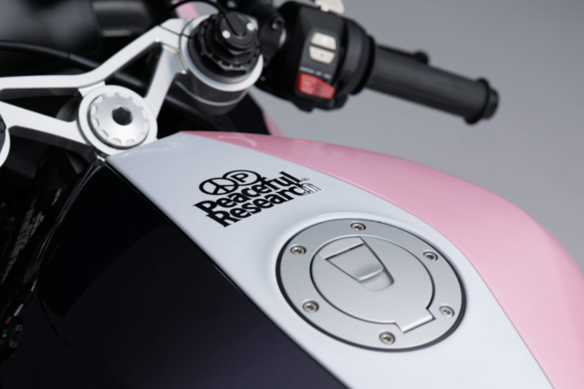 Norton Manx R y Peaceful Research