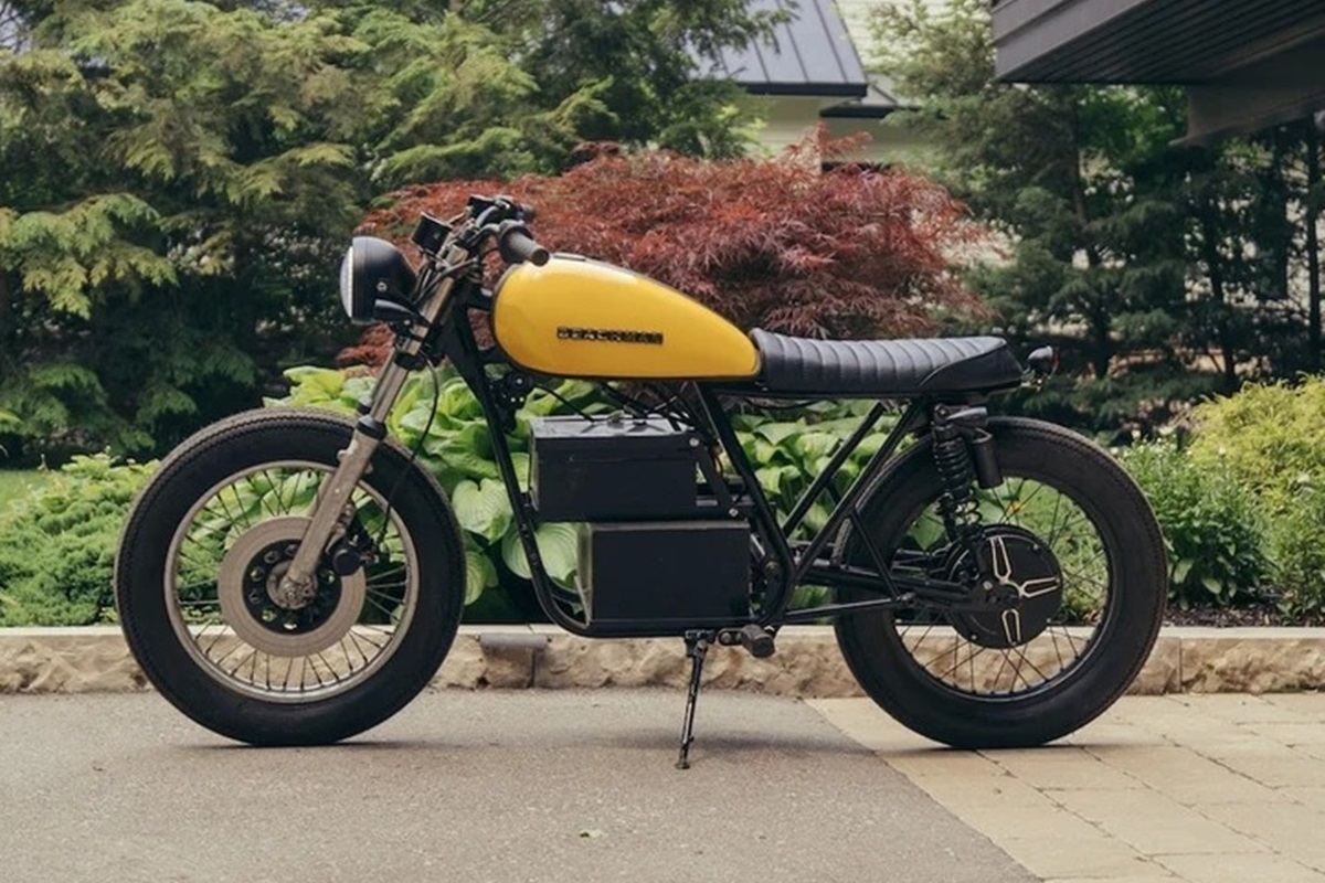Beachman amplía su catálogo de servicios electrificando tu “vieja moto”