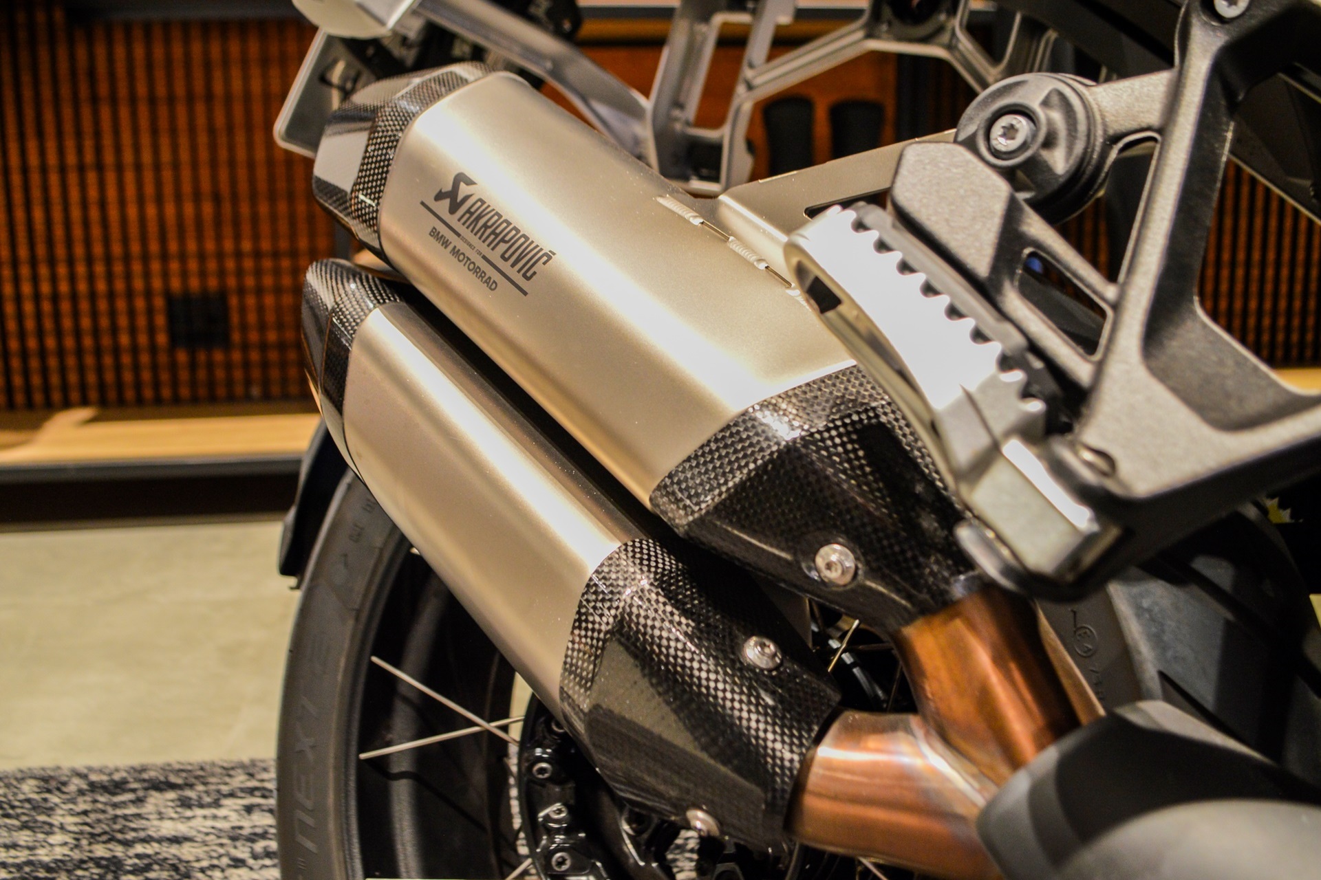 BMW Motorrad lanza una edición limitada de su R 1300 GS Adventure para festejar un aniversario muy especial