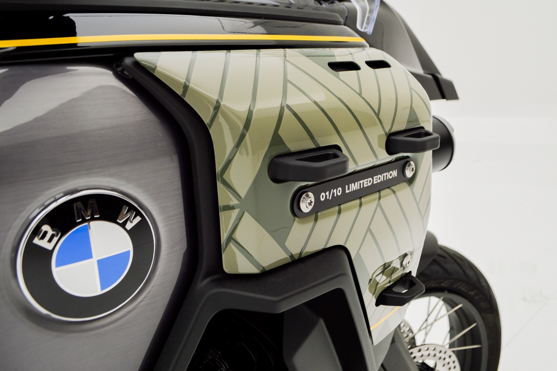 BMW Motorrad lanza una edición limitada de su R 1300 GS Adventure para festejar un aniversario muy especial