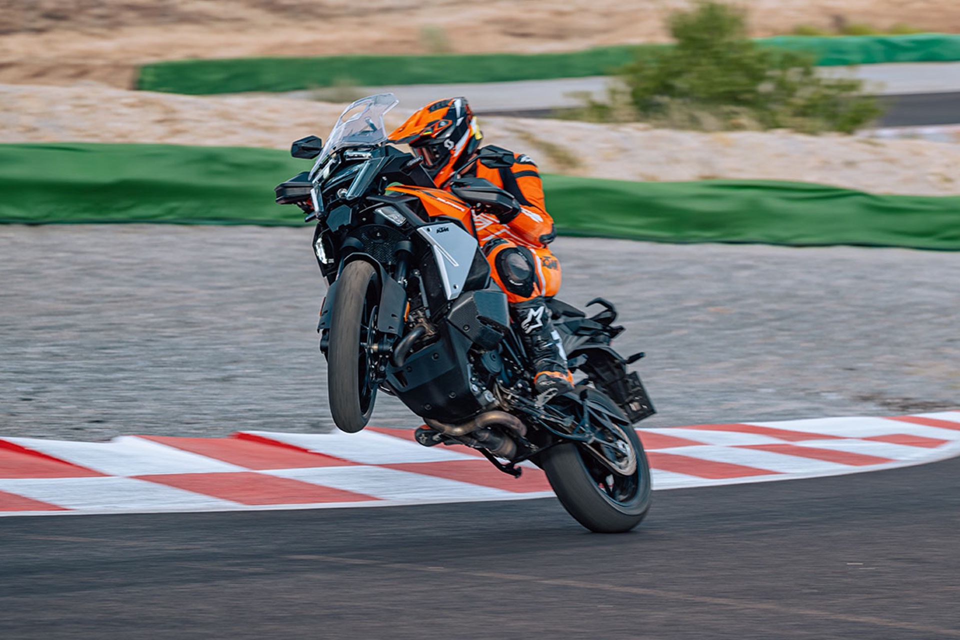 KTM anuncia una campaña de mantenimiento oficial gratuito para su gama 1390 Super Adventure