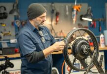 Beachman amplía su catálogo de servicios electrificando tu “vieja moto”