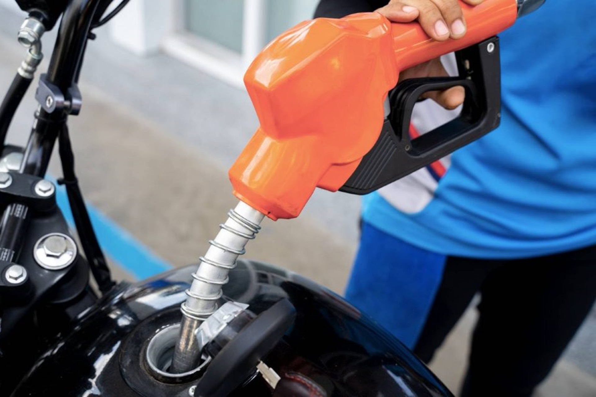 La gasolina convertida en “artículo de lujo” en la mayor parte de Europa