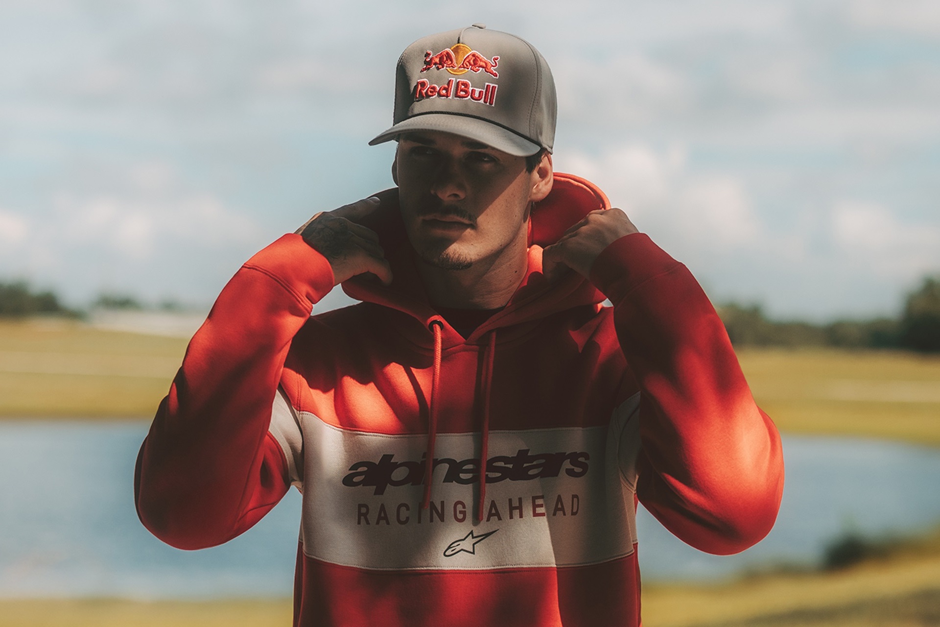 Alpinestars marca la pauta con su nueva colección de ropa deportiva otoño 2026