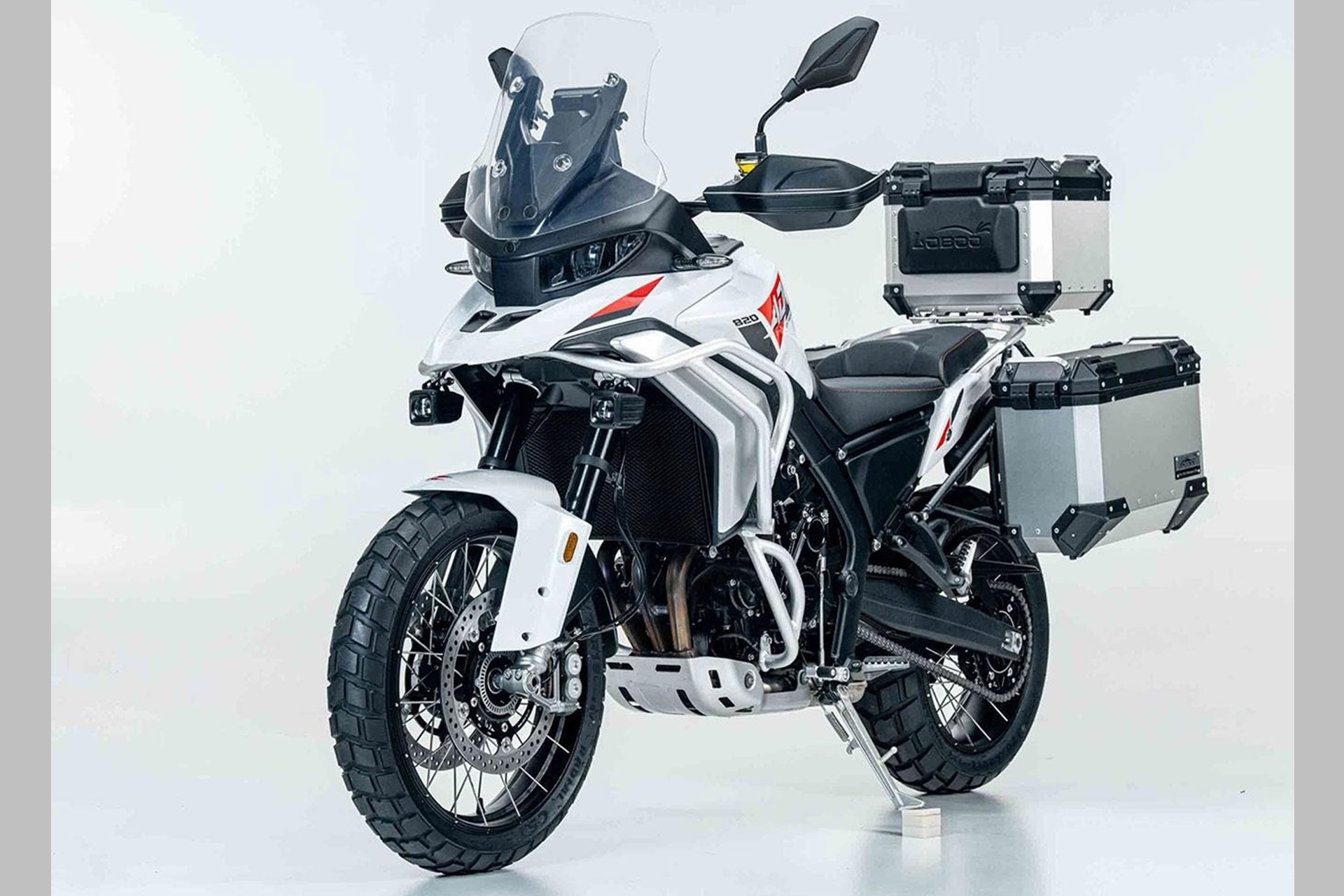 ZXMoto revela su nueva 820X y entra de lleno en la categoría ADV de altas prestaciones