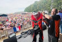 Este mono réplica Barry Sheene, creado por Dainese, tiene nuevo dueño