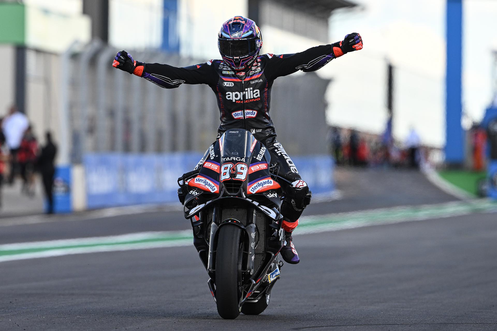 Martín llega a Silverstone como líder del campeonato