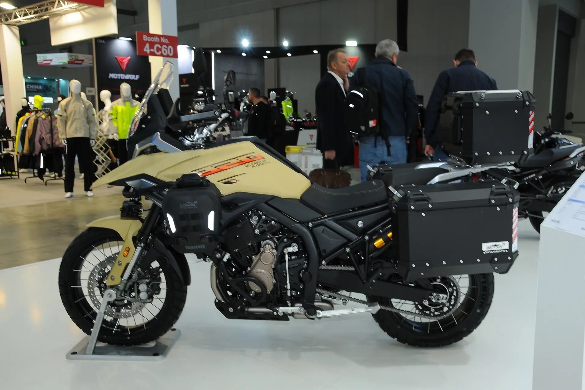 ZXMoto revela su nueva 820X y entra de lleno en la categoría ADV de altas prestaciones